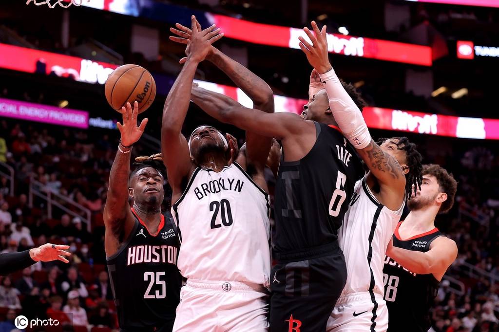 离谱！纳达尔在篮网比赛中关键助攻阿扎伦卡在切尔西比赛中势不可挡，金州勇士窗口期伤情更新